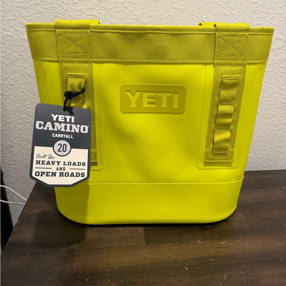 YETI Camino Carryall 20 firefly